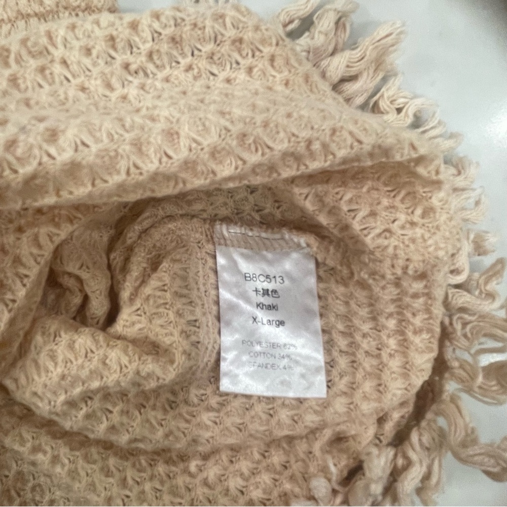 Amazon Beige Knit Fringe Tank and Shorts Set - Picture 11 of 15